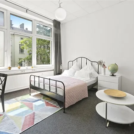 33 Abcd Alexanderplatz Apartment