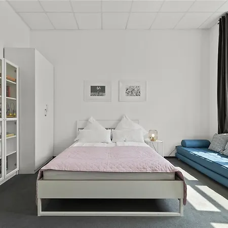33 Abcd Alexanderplatz Apartment *