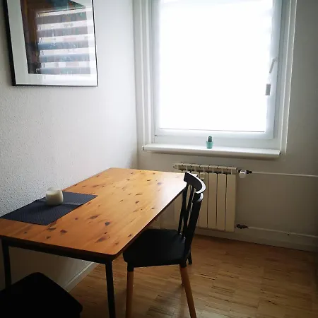 Apartment Ferienwohnung Fuer 1-3 Personen In Berlin, Naehe U Friedrichsfelde *