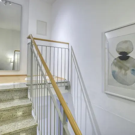 Fasanenstrasse Stylish Apartment
