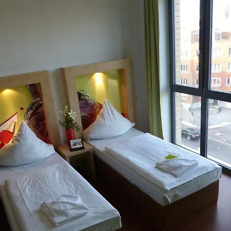 H+ 4youth Hotel 3*