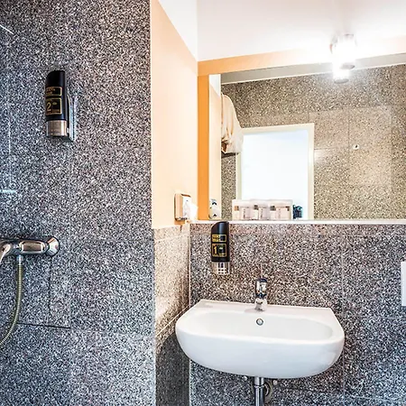 Arktur Hotel 3*