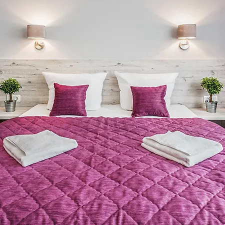 Arktur Hotel 3*