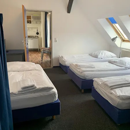 103 Otel 2*