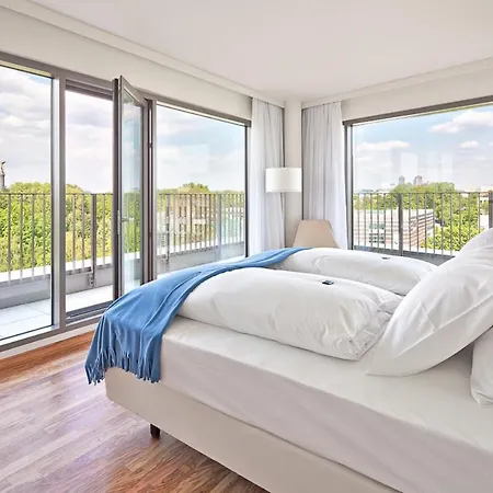 Hotel Pestana Tiergarten 4*