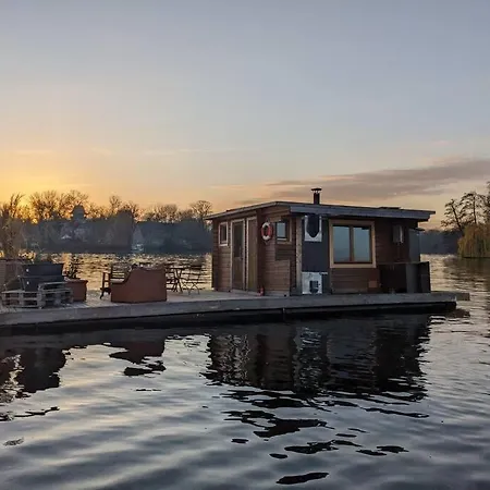 Hausboot Mit Hottub In * ベルリン