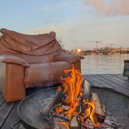 Hausboot Mit Hottub In * ベルリン