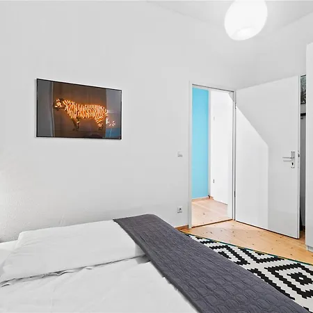 33 Efg Schoenhauser Allee Mit Balkon Appartement Berlijn