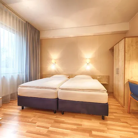 Enjoy Messe Hotel 3*