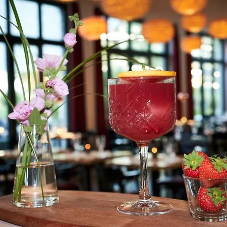 Grimm's Potsdamer Platz Hotel *