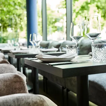 June Six West 3* Βερολίνο