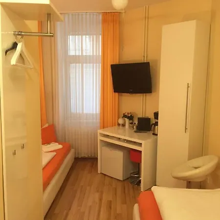 City Guesthouse Pension Berlin בית הארחה 2*