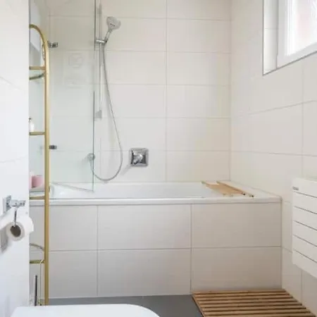 Homestay Schoenes Im Charmanten Haus *