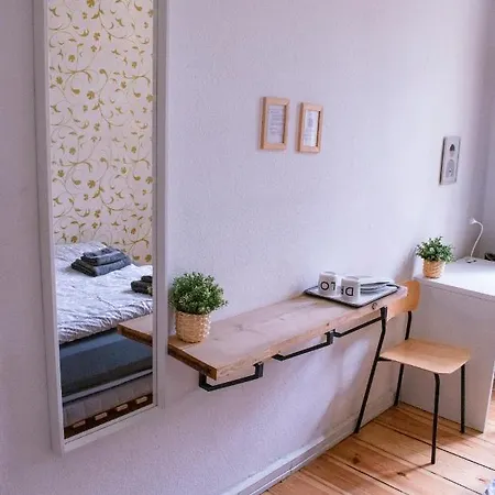 홈스테이 Artsy In Shared Flat - 5 Minutes From Schoenhauser Allee 베를린