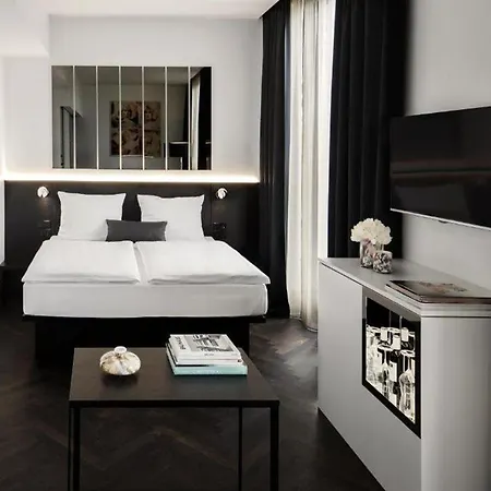 Amano Grand Hotel 3*