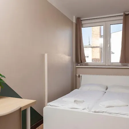 Eastseven Hostel *