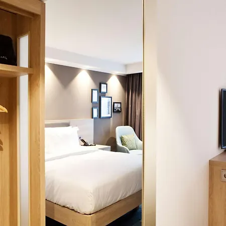 Hotel Hampton By Hilton East Side Gallery 3*