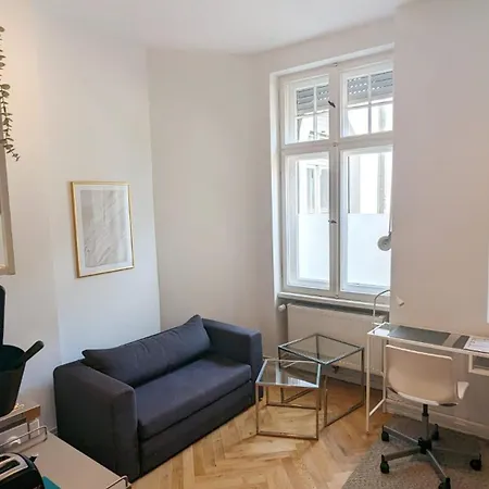 Central, Cozy, Designed 1-br At Akazienkiez Apartamento Berlín