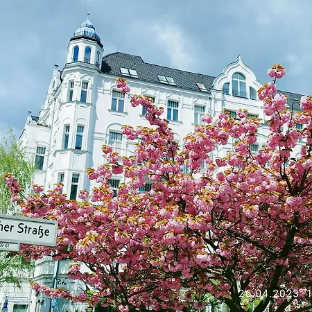 Appartement 3 Large With 2 Separate Bedbrooms Close To Centre Near Kudamm And Kadewe Berlin