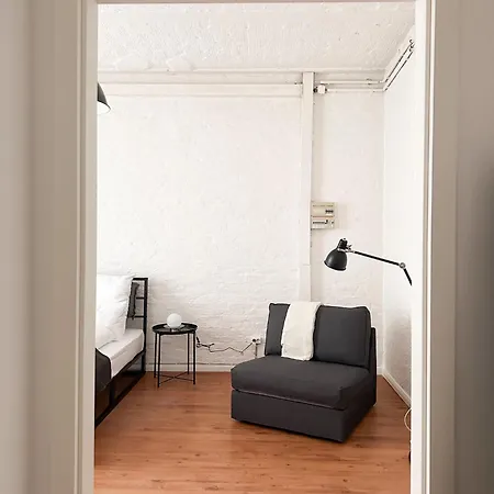 Nook Design-apartments Mit Kueche, Duschbad, Neben U-bahn Station Aber Ruhig Gelegen Lejlighed