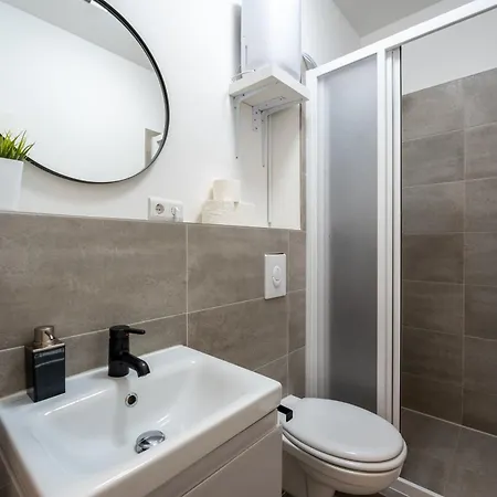 Lejlighed Modern, Flat With Workspace *