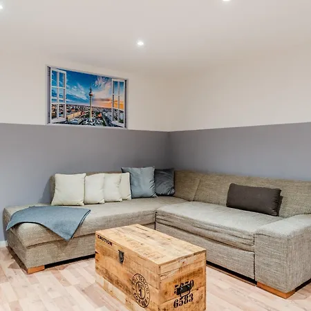 Spacious, 3 Flat With Gym & Play Area 柏林