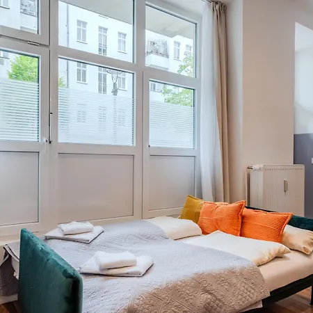 Spacious, 3 Flat With Gym & Play Area 柏林