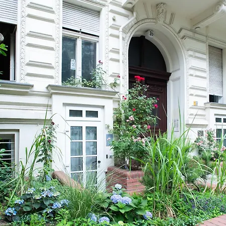 Apartman Charmantes 2-zimmer-apartment Mit Vorgarten Berlin