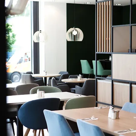 Hotel East Side By Ihg 4*