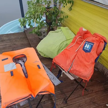 Hotel na wodzie Mitten Im Wasser - Romantische Erholung In *