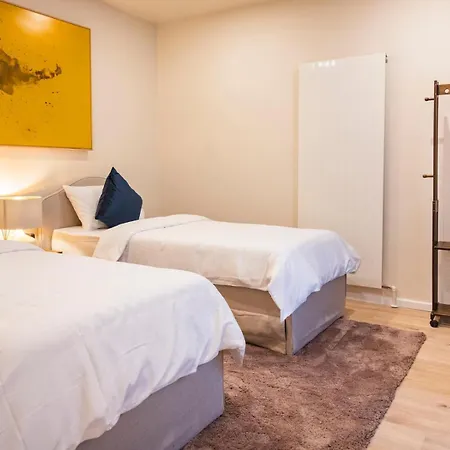 Alexa Spacious Design Up To 10 Persons - Parking - Superfast Wifi Διαμέρισμα Βερολίνο