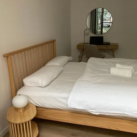 Minimal Kreuzberg Hostel *