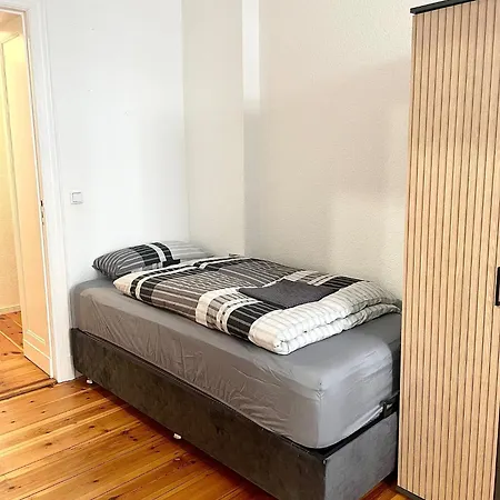 Apartment Sehr Zentrale Fuer Bis Zu 6 Gaeste - Nah Gelegen Zum Kurfuerstendamm, Potsdamer Platz Und Kreuzberg In 10 Minuten *