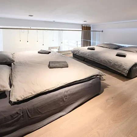Cozy Lofts Next To Berliner Apartment