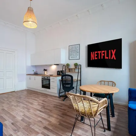 Modern, Flat With Workspace Berlin