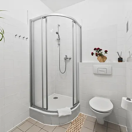 Daire 33 Efg Schoenhauser Allee Mit Balkon Berlin