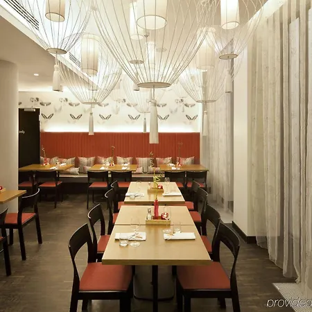 Отель Berlin-alexanderplatz, An Ihg