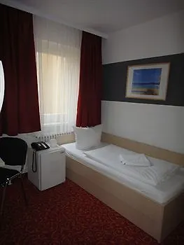 Academy Apartament *