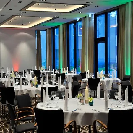 Golden Tulip Hamburg 4*