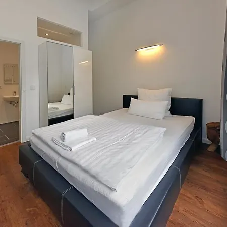 Bananas Hotel And Guesthouse Berlin