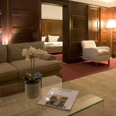 Ellington Hotel