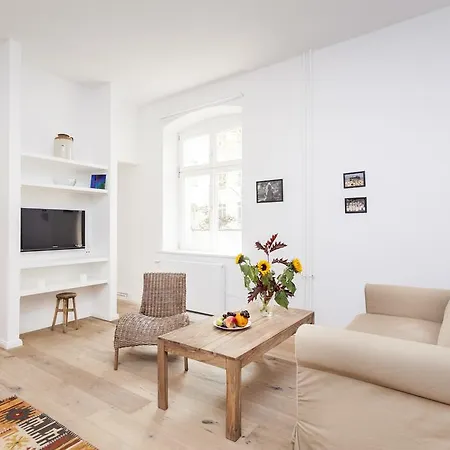 Downtown Apartments Torstr, 4 Unique Units From 1-3 Bedrooms Apartment *