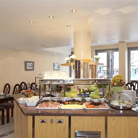 Western Kantstrasse Hotell 4*