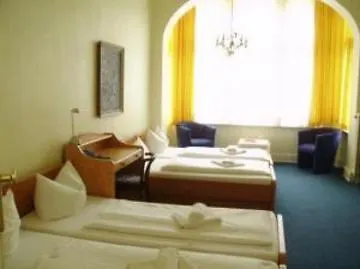 Arta Lenz Hotel