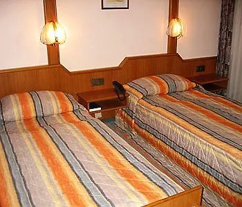 Otel Miles
