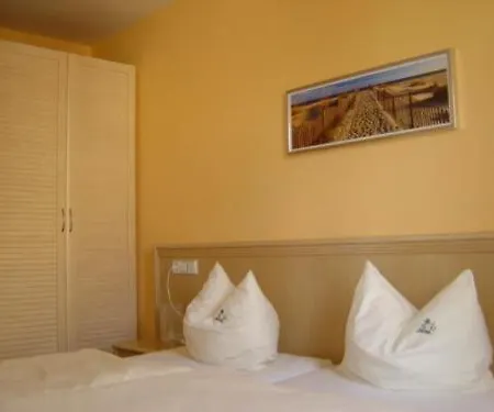 Hotel H+ 4youth 3*
