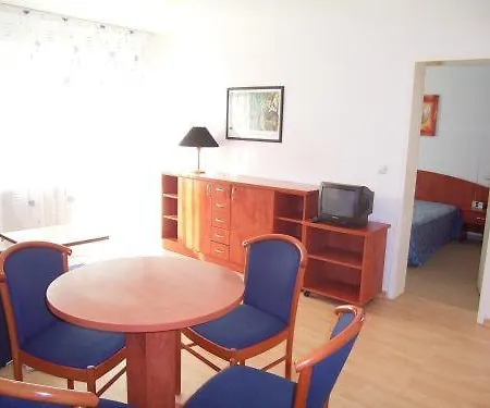 Hotel H+ 4youth