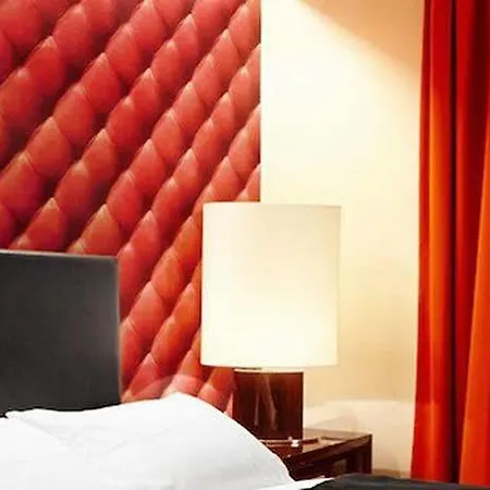 Adele Am Alex Hotel Berlin