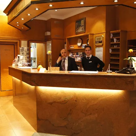 Plaza Am Kurfuerstendamm Hotel 3*
