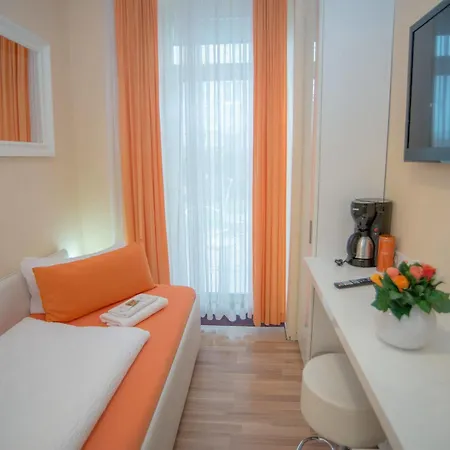 בית הארחה City Guesthouse Pension Berlin ברלין